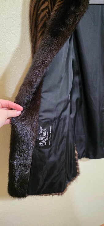 DaVinci Authentic Vintage Mink Coat with Chevron Pattern - Very Soft Fur - Picture 6 of 11
